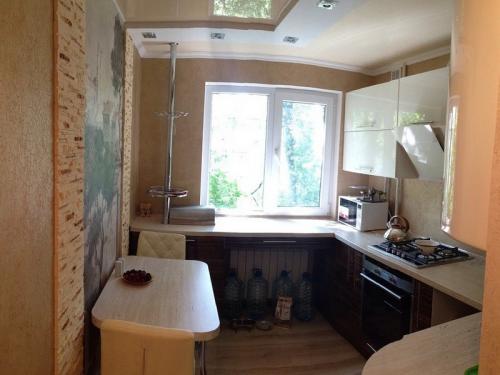 Барная стойка вместо стола. Заменит ли барная стойка обеденный стол на маленькой кухне, и что лучше