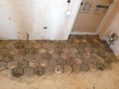 Плитка в коридоре у порога. Шестигранка в коридоре. Мой опыт и советы