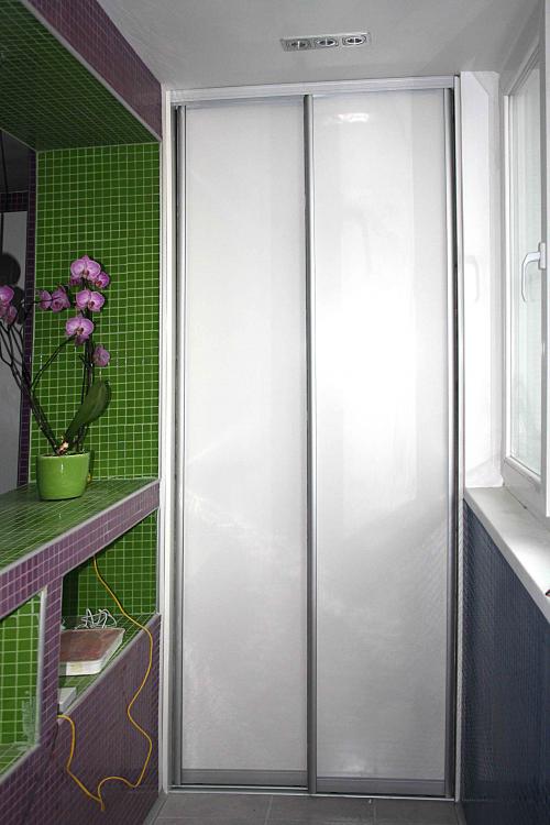 Как оборудовать шкаф на балконе. Варианты шкафов для лоджии, и важные критерии выбора