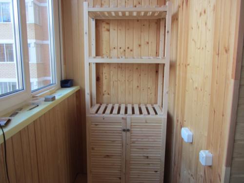 Деревянные полки на балконе своими руками. Виды – форма: описание и фото, чертежи с размерами (схемы)