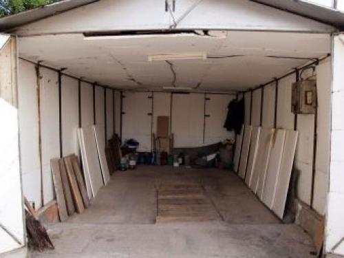 Чем утеплить гараж из профлиста. Как самому утеплить гараж? 04