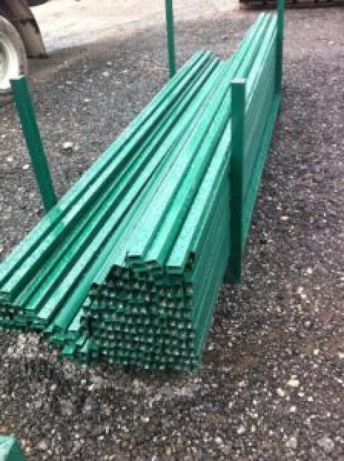 Забор из профнастила в рамке из уголка