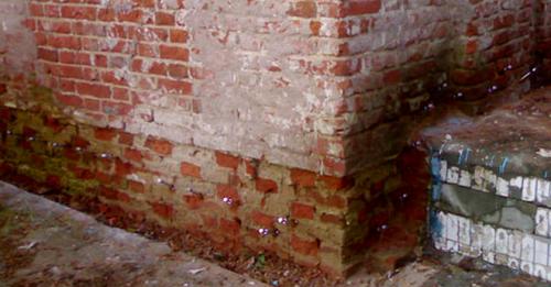 Гидроизоляция стен от фундамента. Для чего необходим гидробарьер между фундаментом и кирпичной кладкой цоколя