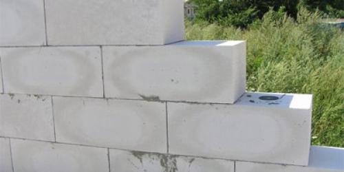 Пенобетонные блоки или газобетонные блоки, что лучше. Пенобетон или газобетон: преимущества и недостатки 07