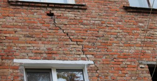 Гидроизоляция стен от фундамента. Для чего необходим гидробарьер между фундаментом и кирпичной кладкой цоколя