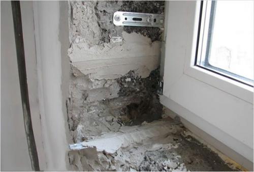 Штукатурка откосов по маякам. Подготавливаем рабочую поверхность