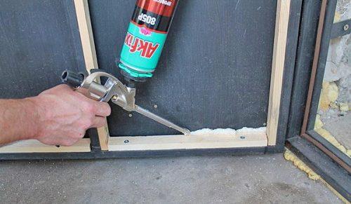 Как утеплить неразборную железную дверь. Как утеплить уличную железную дверь?