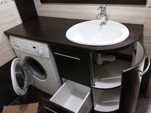 Как организовать пространство в маленькой ванной. Правильный выбор рукомойника