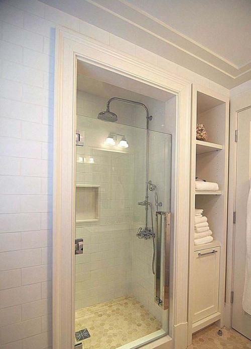 Даже маленькая ванная может быть уютной. 14 идей для скромных санузлов 07