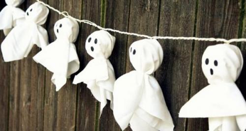 Украшения на Хэллоуин из подручных средств. Украшения на Хэллоуин своими руками: идеи и их воплощения