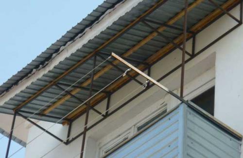 Как сделать крышу на балконе последнего этажа. Крыша над балконом последнего этажа – самостоятельный монтаж