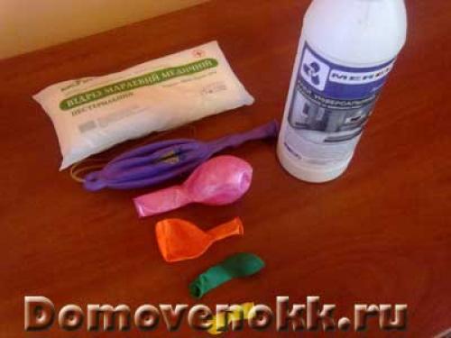 Украшения из марли на Хэллоуин. Как сделать приведение на Хэллоуин из марли