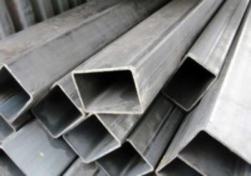 Оптимальное расстояние между столбами забора из профнастила. Сколько метров должно быть между опорами забора: пример расчета