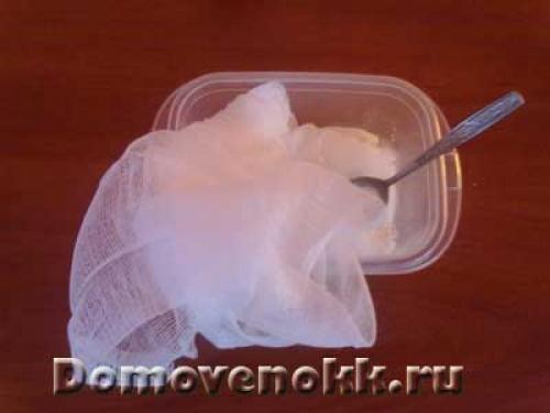 Украшения из марли на Хэллоуин. Как сделать приведение на Хэллоуин из марли