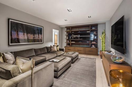 Монохромные интерьеры 02