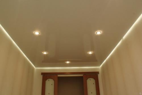 Навесной или натяжной потолок. Отличия между навесным и натяжным потолком