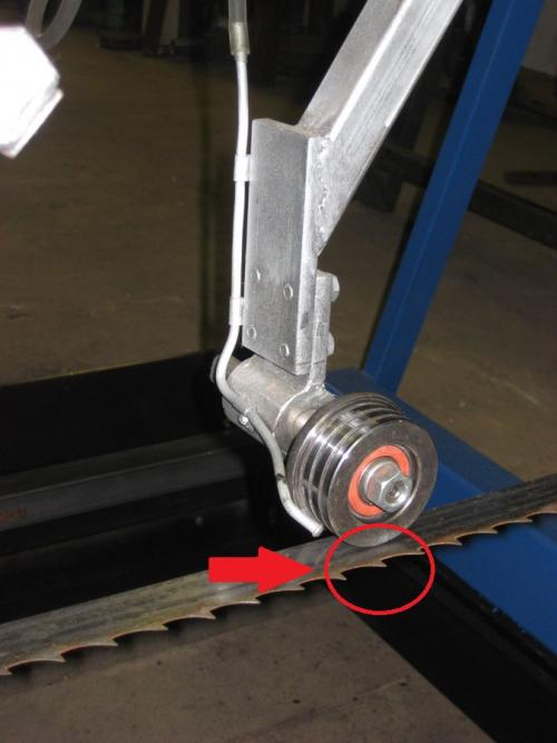 Регулировка роликов на ленточной пилораме. Регулировка направляющих роликов на ленточной пилораме