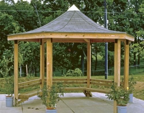 Скамейка для дачи из металла. Скамейка, как элемент ландшафтного дизайна