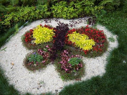 Оформление клумб на дачном участке. Особенности создания красивых клумб на участке