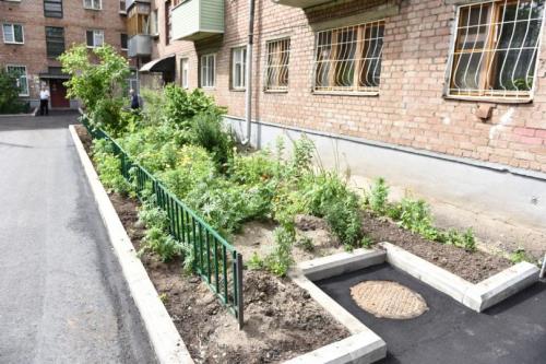 Как озеленить двор своими руками. Как выполнить озеленение двора — готовые решения для обустройства сада и приусадебного участка! (фото и видео)