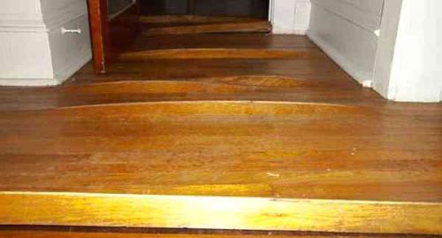 Гуляет деревянный пол. Что делать, если деревянный пол прогибается?