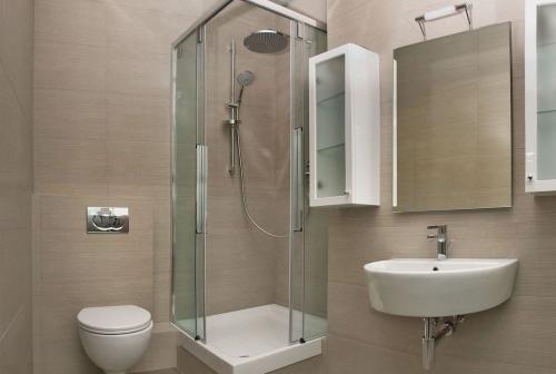 Размещение шкафчиков в маленькой ванной комнате. Какие шкафчики выбрать для маленькой ванной комнаты