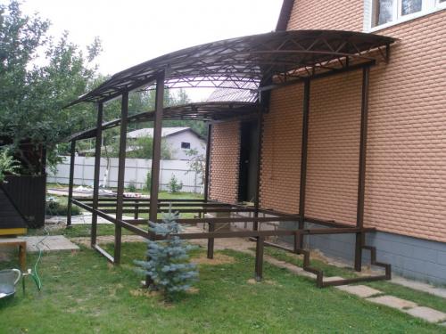 Прямой навес из поликарбоната. Навесы из поликарбоната — самостоятельное изготовление и особенности проектирования (100 фото)