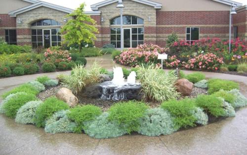 Благоустройство участка перед домом. Озеленение двора: ландшафтный дизайн и правила эффектного украшения участка (95 фото)