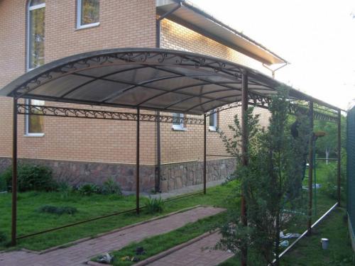 Прямой навес из поликарбоната. Навесы из поликарбоната — самостоятельное изготовление и особенности проектирования (100 фото)
