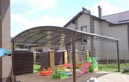 Дизайн навесов из поликарбоната. Навес во дворе частного дома из поликарбоната и других материалов (250 ФОТО ИДЕЙ) — Красивый вид, удобство и практичность