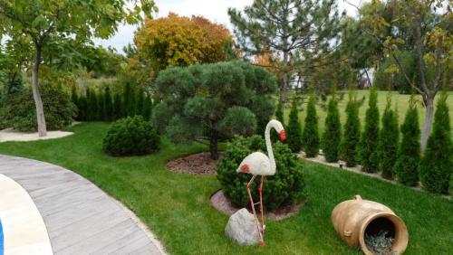 Благоустройство участка перед домом. Озеленение двора: ландшафтный дизайн и правила эффектного украшения участка (95 фото)