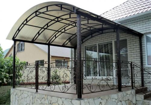 Прямой навес из поликарбоната. Навесы из поликарбоната — самостоятельное изготовление и особенности проектирования (100 фото)