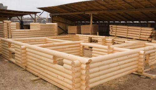 Первый венец дома из профилированного бруса.  Что нам стоит дом из бруса построить