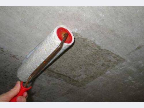 Надо ли грунтовать оштукатуренные стены перед укладкой плитки. Технология работ