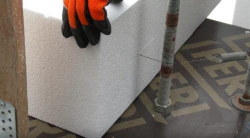 Утепление старого дома пенопластом. Работа с обычными стенами