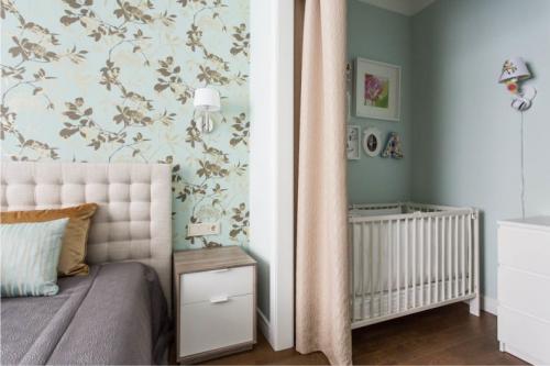 Спальня и детская в одной комнате 01