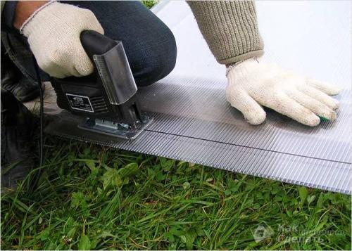 Бассейн под поликарбонатом. Обшивка каркаса поликарбонатом 01 Бассейн под поликарбонатом. Обшивка каркаса поликарбонатом 01