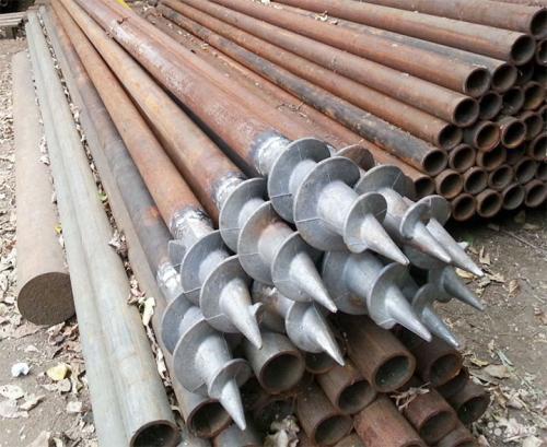 Монтаж деревянного забора на металлических столбах. Выбираем лучший вариант столбов из металла для установки забора и способ их защиты