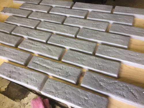 Дом из пенопластовых кирпичей. Кирпич из пенопласта: как сделать, укладка, недостатки