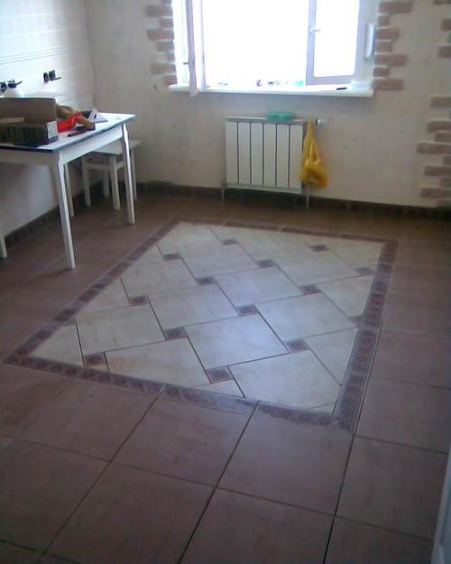 Кухня с балками на потолке и кирпичи. Классическая кухня из массива 10 кв.м. с потолочными балками