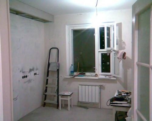 Кухня с балками на потолке и кирпичи. Классическая кухня из массива 10 кв.м. с потолочными балками