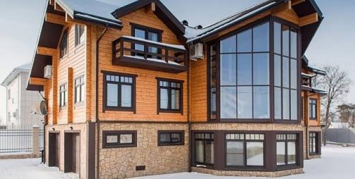 Окна в коттедж. Особенности выбора остекления для коттеджей и загородных домов