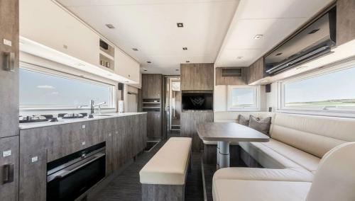 Пятизвездочный дом на колесах. 7 самых дорогих и роскошных кемперов в мире