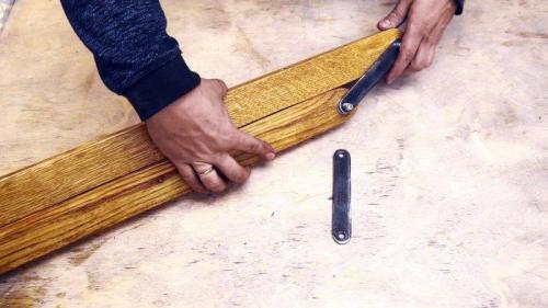 Как сделать сиденье табурета из ПЭТ крышек и другого пластика. Процесс изготовления струбцин 11