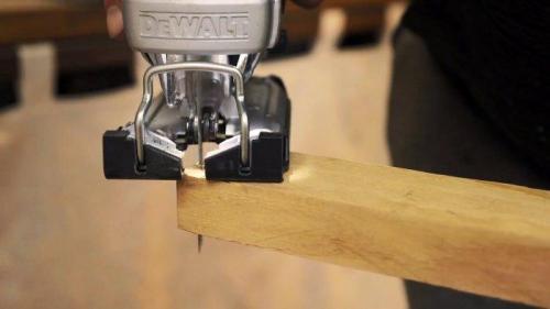 Как сделать сиденье табурета из ПЭТ крышек и другого пластика. Процесс изготовления струбцин 03