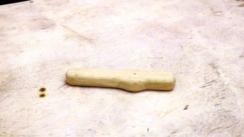 Как сделать сиденье табурета из ПЭТ крышек и другого пластика. Процесс изготовления струбцин 06