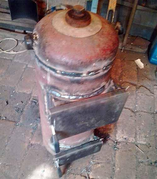 Как обеспечить безопасность при использовании печи длительного горения в гараже. Подбираем конструкцию печки