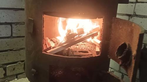 Как установить печь с плитой в гараже. Установка печи в гараже: требования, подготовка и монтаж оборудования