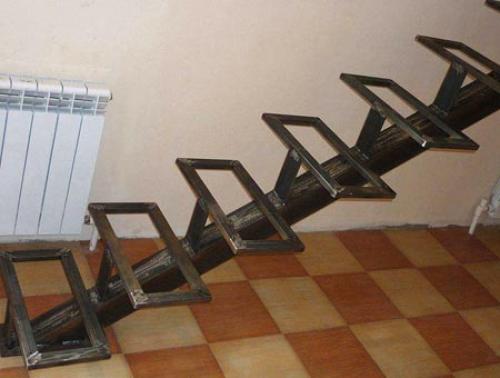 Чертеж металлической лестницы с площадкой. Металлическая лестница на косоурах