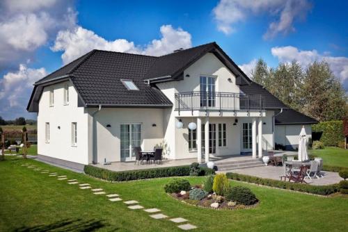 Фасад дома с графитовой крышей. Цвет фасада — правила выбора и удачного сочетания. 100 фото вариантов красивого дизайна фасадов частного дома